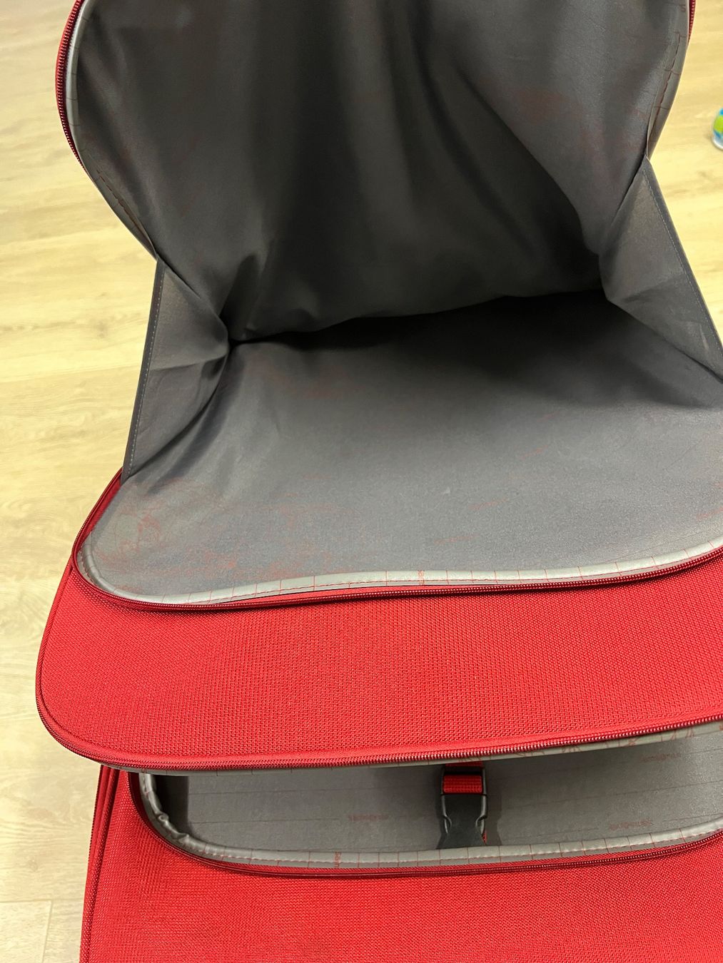Samsonite Valigie: Grosser Samsonite Koffer – Usato da Halten venduto da enilin 4
