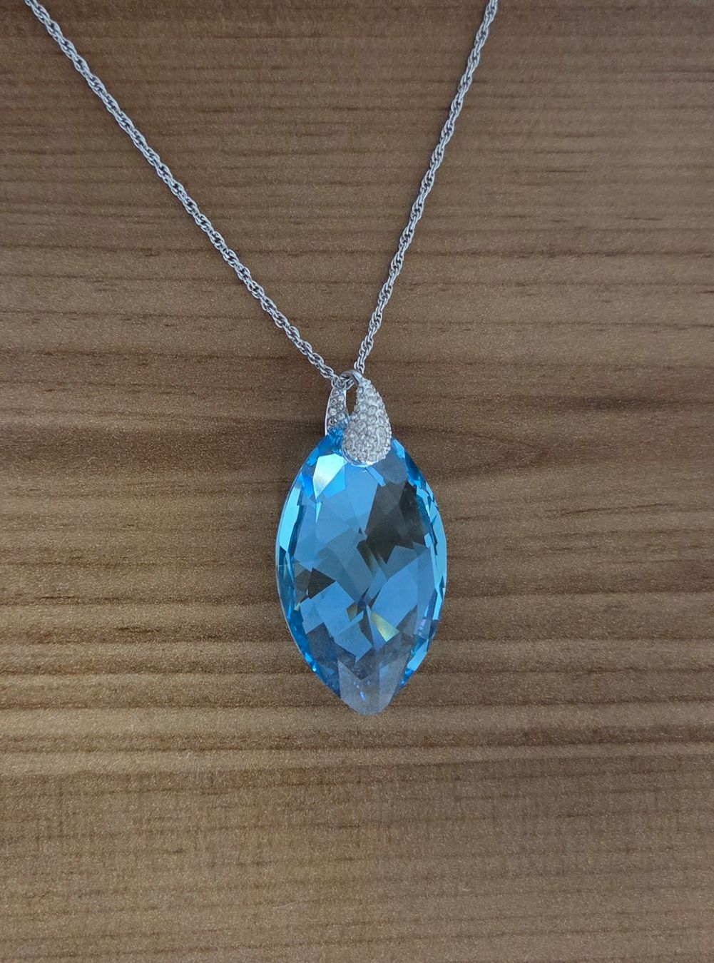 Swarovski Ketten: Swarovski Kette mit Kristall hellblau – Gebraucht aus Brüttisellen von ruebli-fan13 2