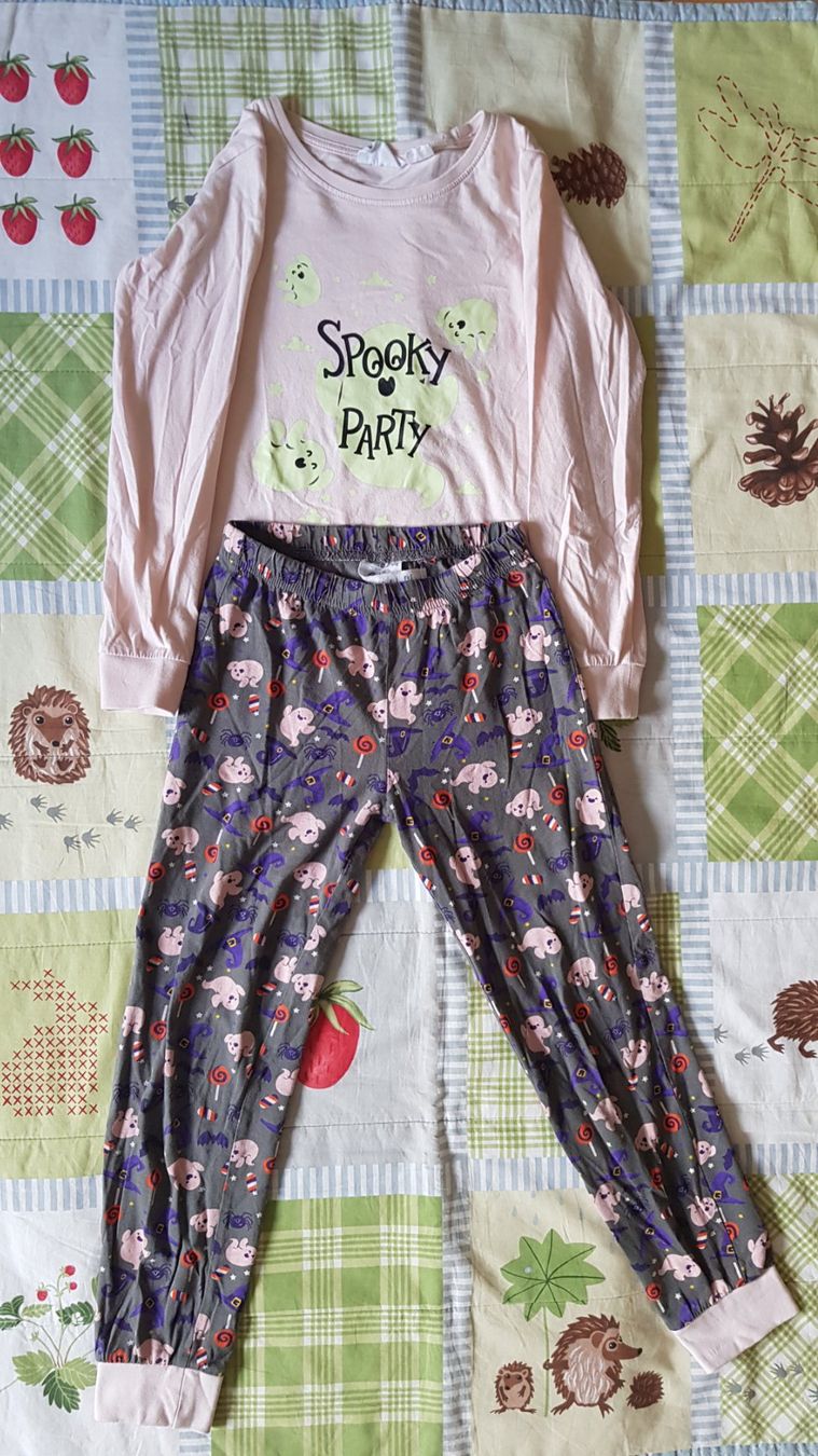 Aldi Pyjamas & Ähnliches: Halloween Pyjama Gr.122/128 – Gebraucht aus Luzern von silvermoon12 1
