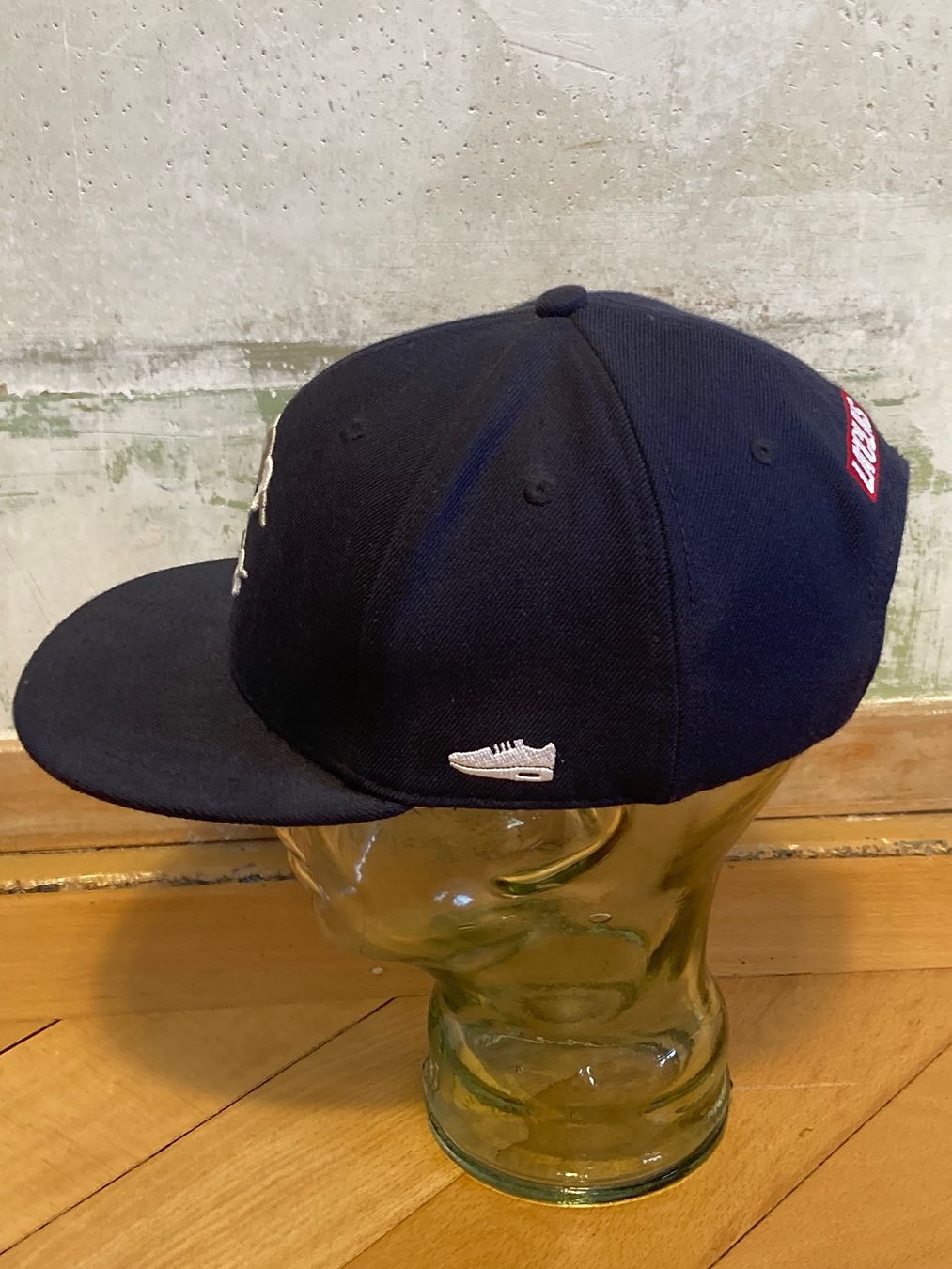 Copricapi, berretti & cappellini: Vintage Y2K 6-Panel Snapback Sneakerhead La'clas – Usato da Zürich venduto da le_souk 1