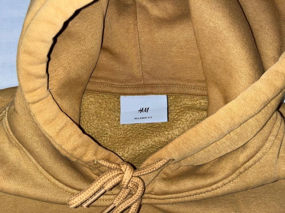 H&M Maglioni & Felpe: Sweat-shirt jaune moutarde avec imprimés – Nuovo (secondo la descrizione) da Delémont venduto da elena_neuhaus 3
