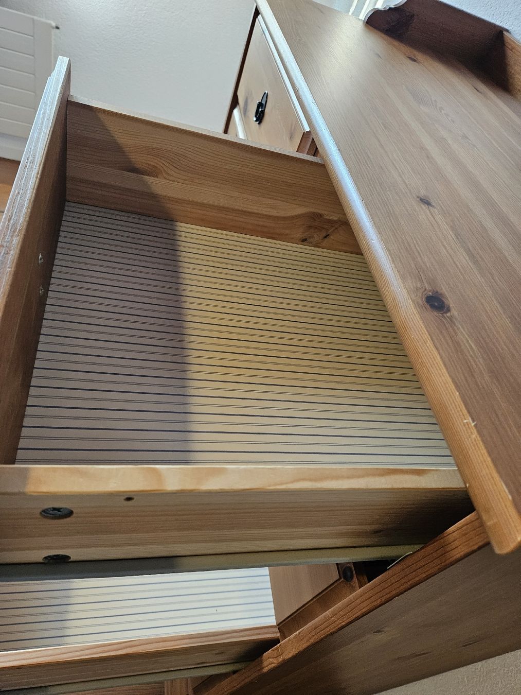 Cassettiere: Holzkommode mit 4 grossen und 2 kleinen Schubladen. – Usato da Menziken venduto da the_zw6x 4