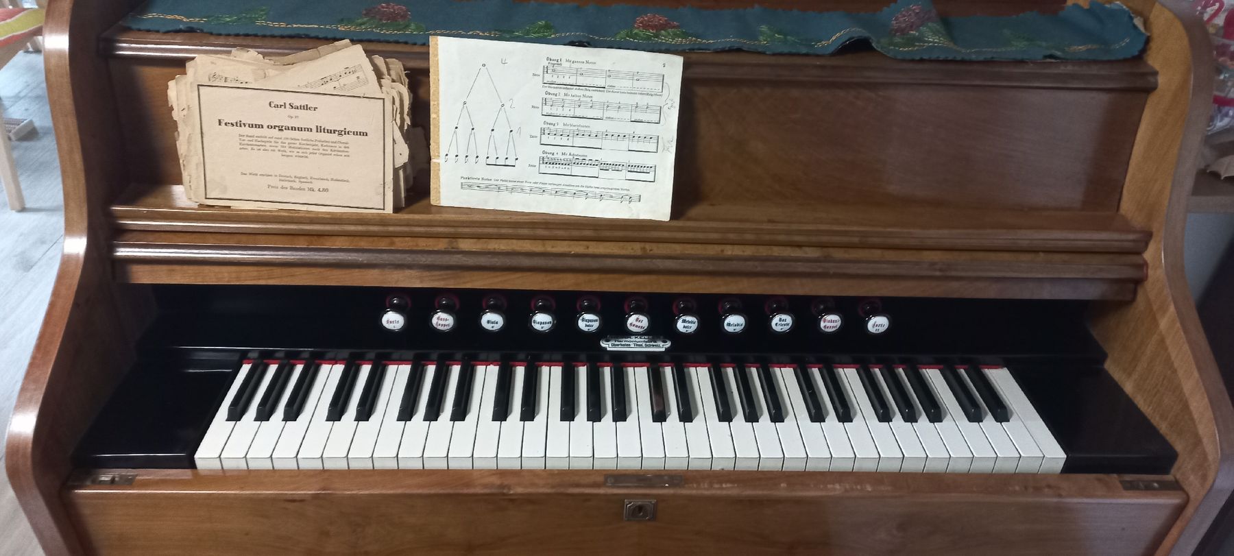 Musikinstrumente: Harmonium – Gebraucht aus Arch von rukus01 2