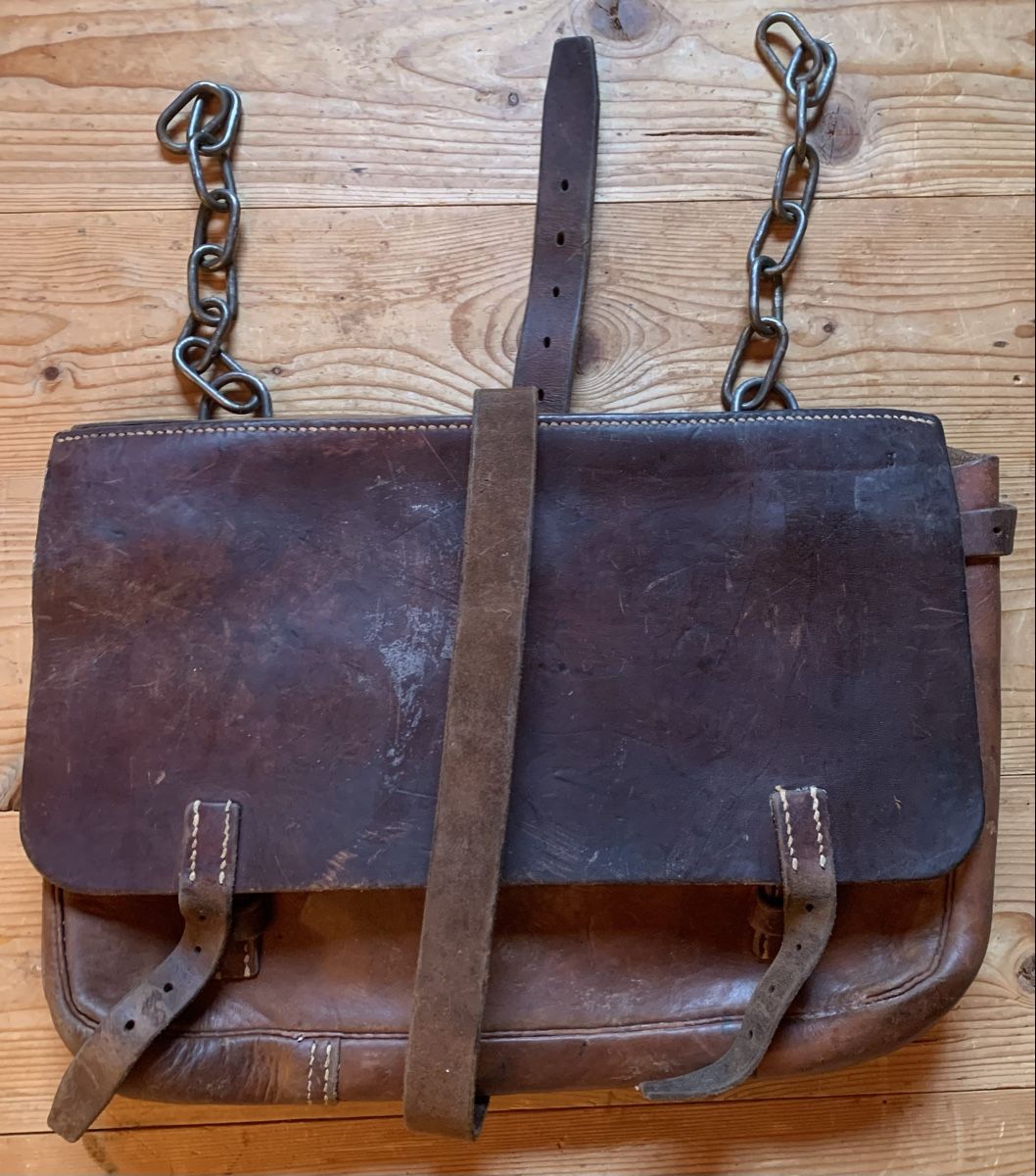 Schweizer Armee Borse: 2 Ledertaschen zu Bastsattel der CH Armee – Usato da Goldingen venduto da Bergler012 1