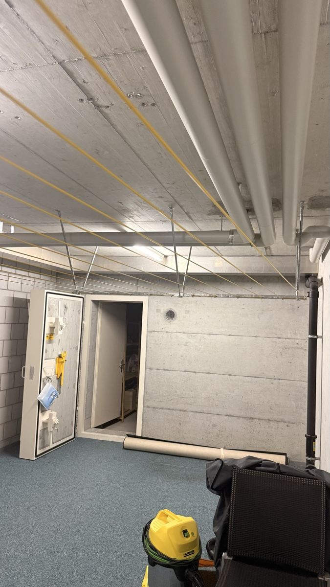 Stenditoi: Deckentrockner / Wäschetrockner zur Deckenmontage – Usato da Biel/Bienne venduto da Buhl3 4