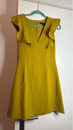 Elegant mustard-colored dress, size XS- Perfect for Autumn!