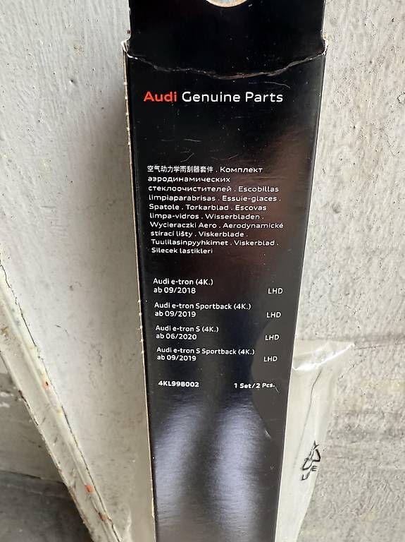 Toutes les pièces auto: Audi Original  Aerowischer  Set – D'occasion à Regensdorf par arm_2cb9 2