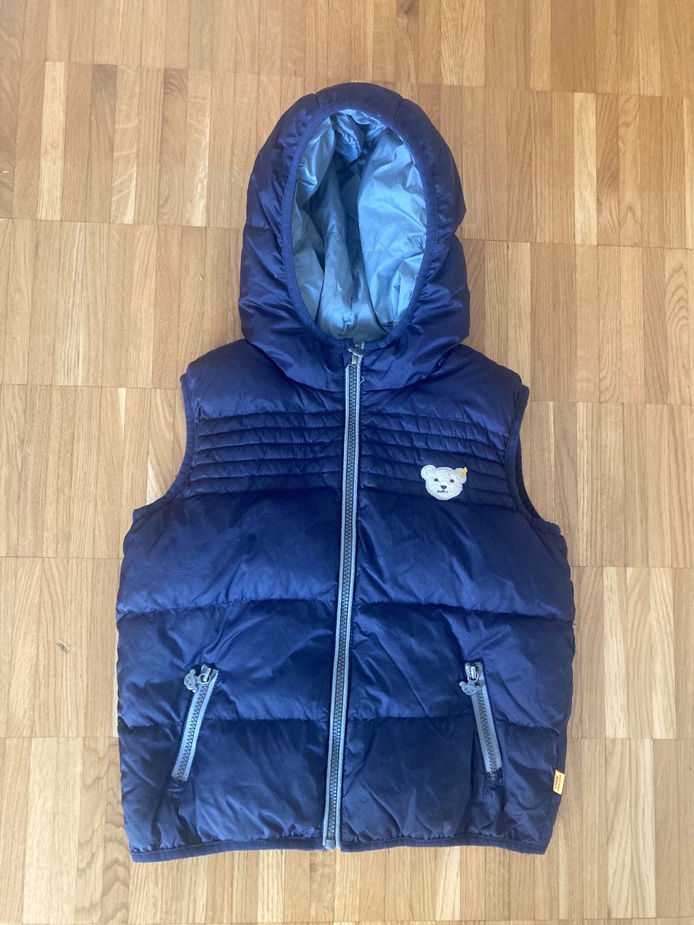 Autres vêtements garçon: Steiff Wende-WesteGr. 116 – D'occasion à Zürich par Tanikole
