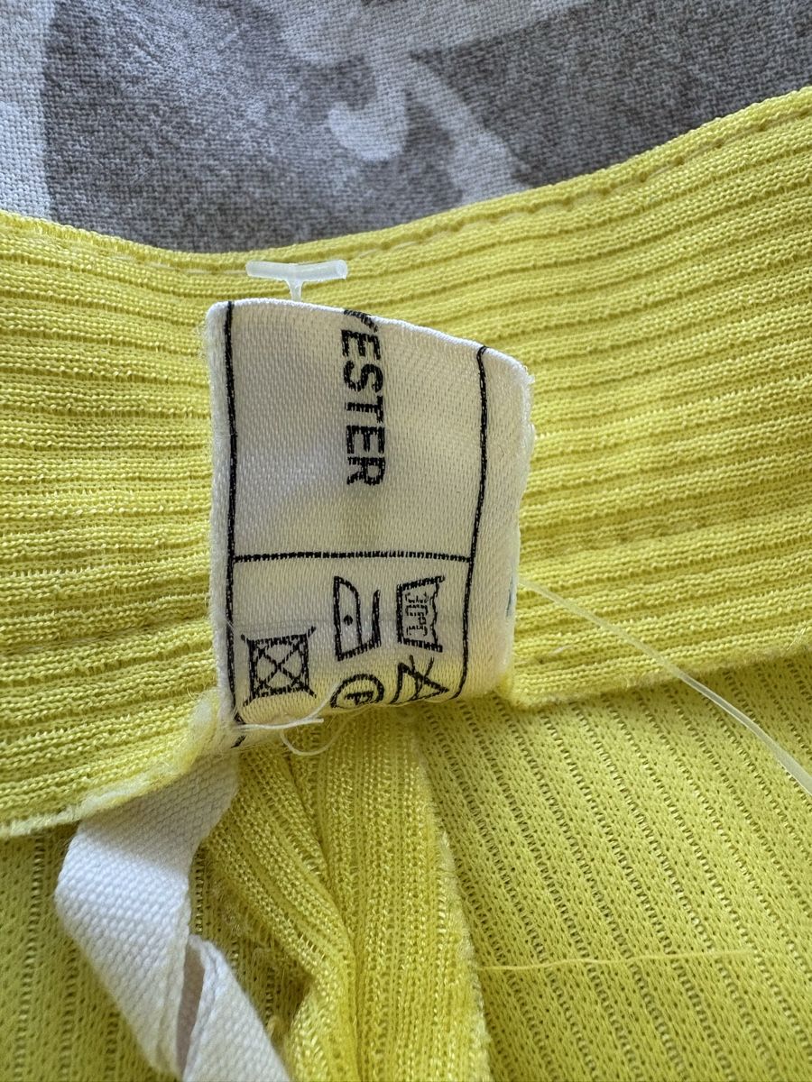 Pantaloni: gelbe hosen Gr. 32 – Usato da Rümlang venduto da euqinom16 5