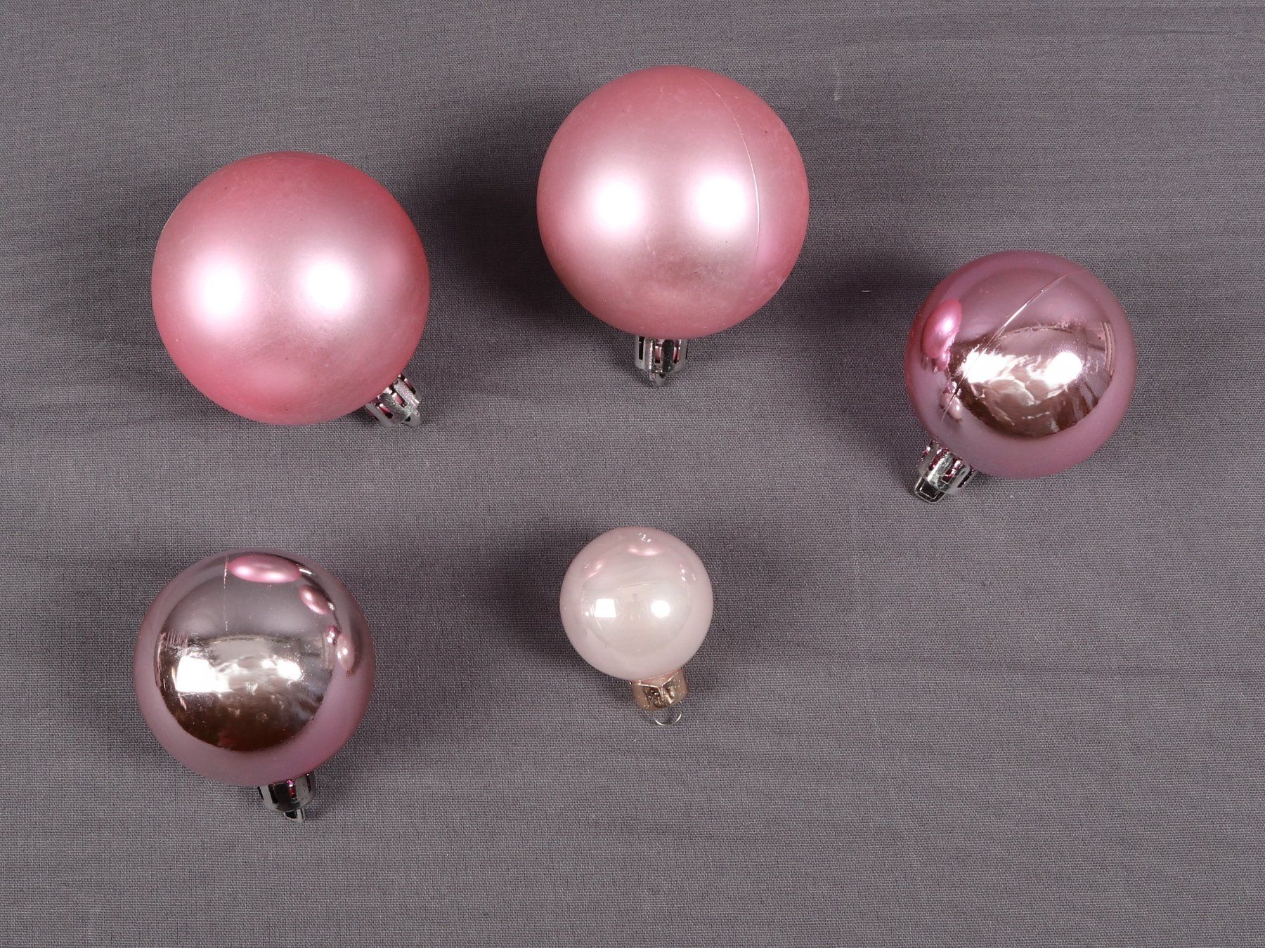 Alle Dekorationen: WEIHNACHTSKUGELN Deko-Set Rosa/Silber mit Rentieren – Gebraucht aus Steinen von Restwert_Steinen 3