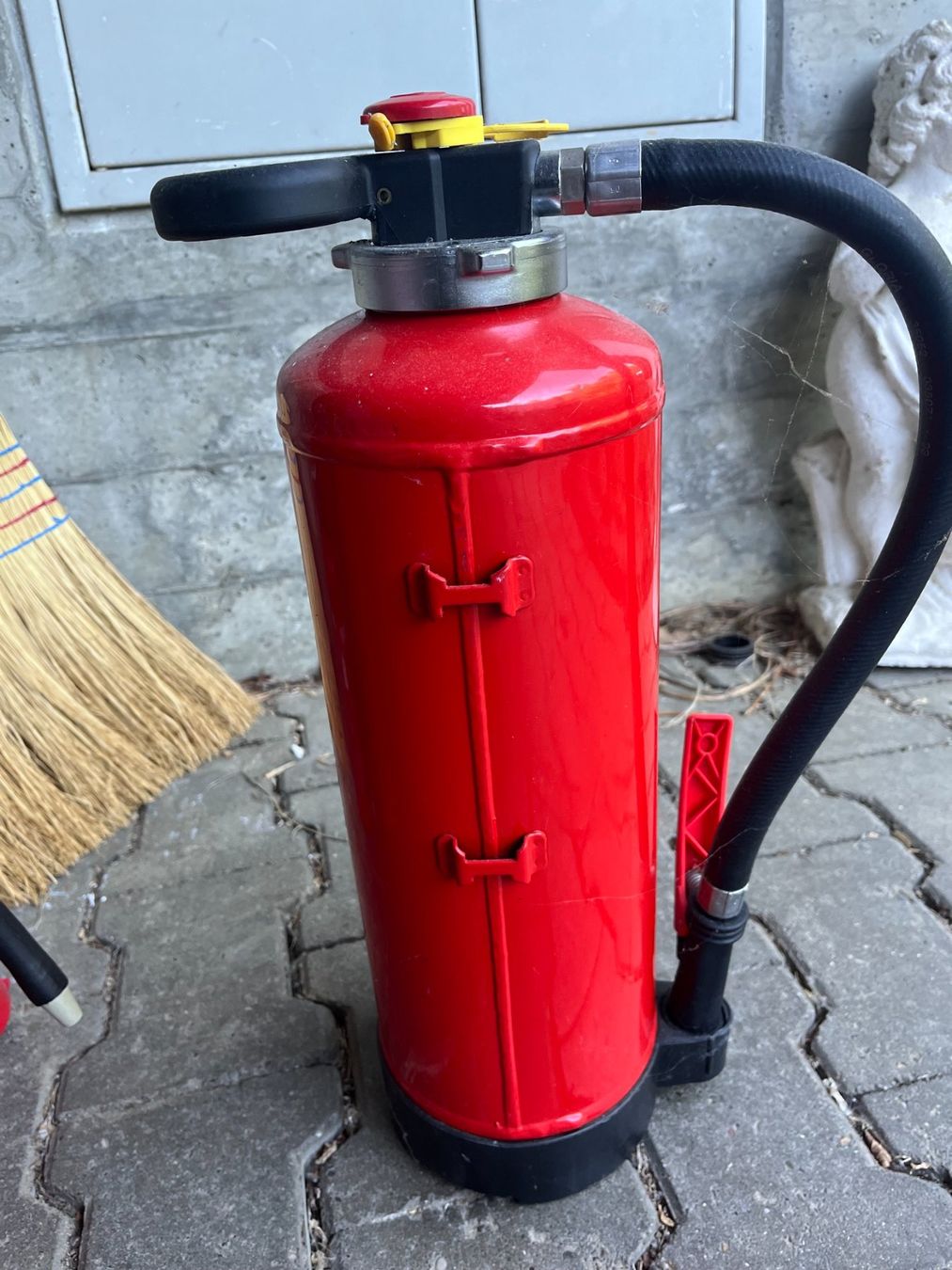 Estintori: 3x Feuerlöscher – Difettoso da Leuggern venduto da Yzerman2 8
