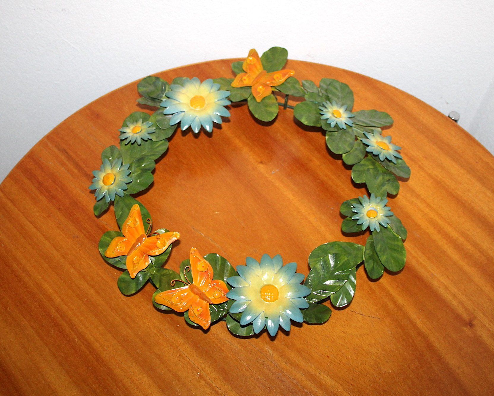 Tutte le decorazioni: Metall Wandkranz,  Schmetterlinge, Blüten ...... – Usato da Locarno venduto da fripui 5