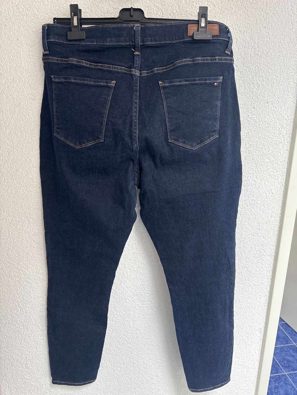 Jeans: Jeans Tommy Hilfiger – Usato da Kerzers venduto da sydney04 1
