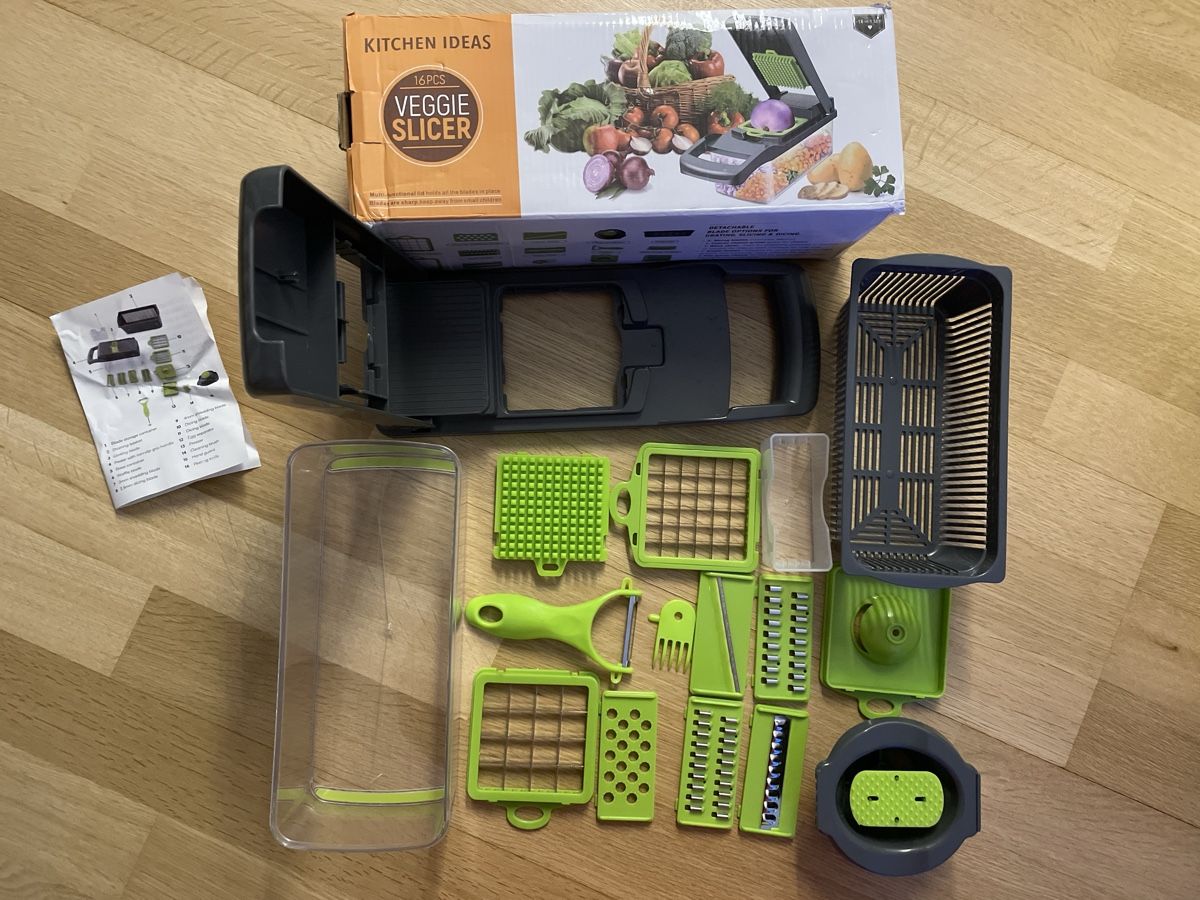 Elettrodomestici da cucina: Gemüseschneider / Hobel Set, 16-teilig – Usato da Rüfenacht BE venduto da Edinas_shop