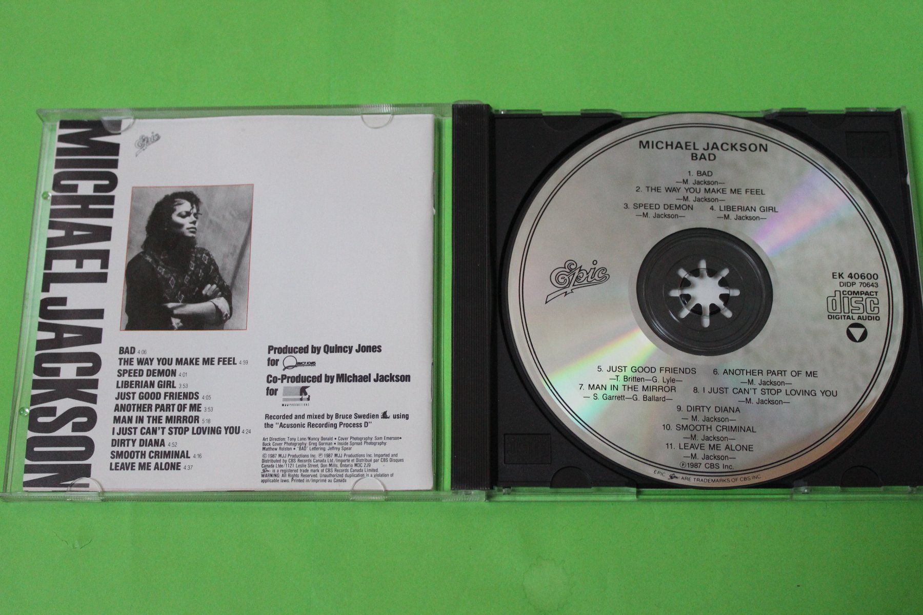 CD: Michael Jackson - Bad CD USA Booklet Canada (Label: Epic) – Usato da Tübach venduto da JamesStone 3