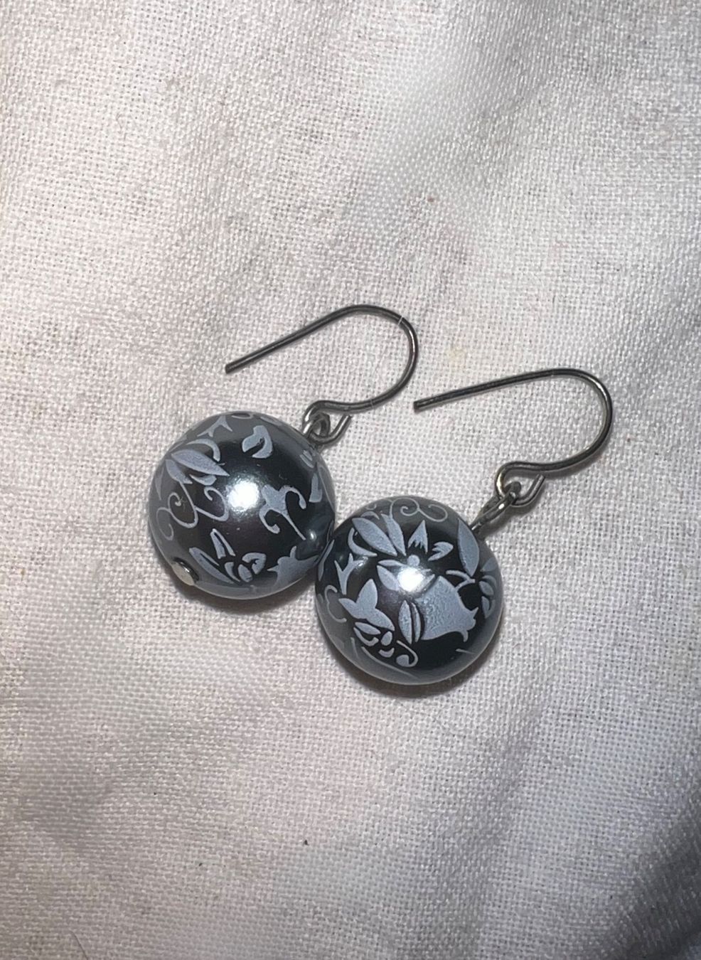 Ohrringe & -stecker: • Bällchen Ohrringe • – Gebraucht aus Basel von mendoza13