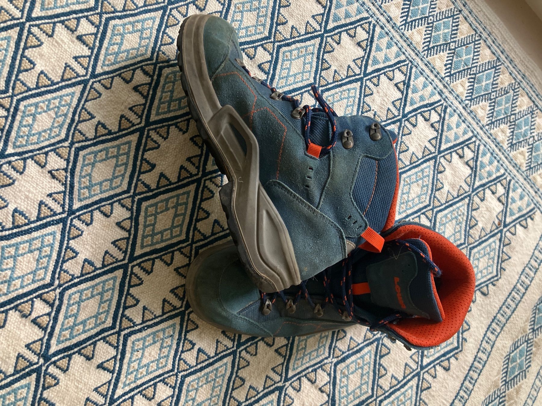 Lowa Schuhe für Jungen: Lowa Kinderwanderschuh Gr.39, GoreTex – Gebraucht aus Wangen b. Olten von nad_gg7s 1