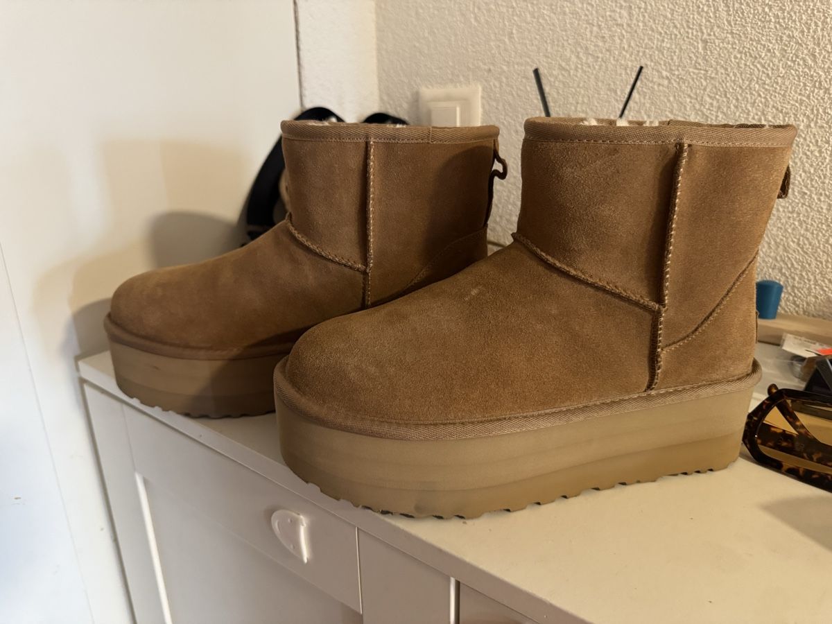 Ugg Chaussures femmes: UGG  – Neuf (Voir description) à Zuchwil par Sevval.D 1