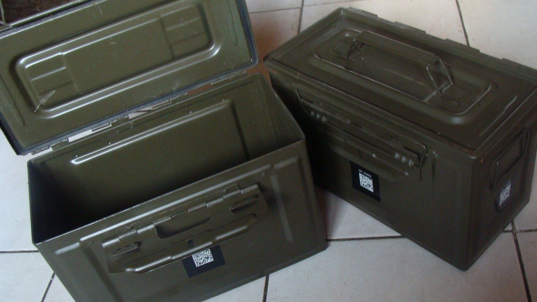 Transportkisten: 1 caissettes à munitions militaire, comme neuve. – Gebraucht aus Cuarny von hen_g7hn