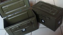 1 caissettes à munitions militaire, comme neuve.