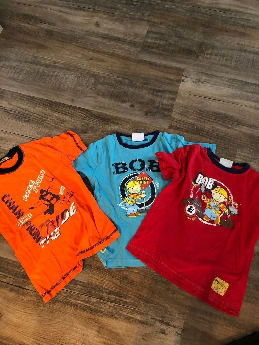 Lotti & Set di vestiti: Kinder T.Shirt & Short Set Gr.122 – Usato da Steffisburg venduto da Aare77 1