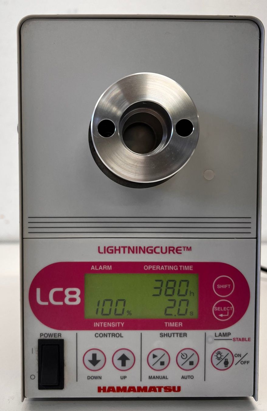 Accessori da laboratorio: Hamamatsu L9588-06 LC8 Lightningcure Spot Light Source – Usato da Niederdorf venduto da LeptonAG_Labor 1