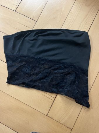 Bendeau top with lace