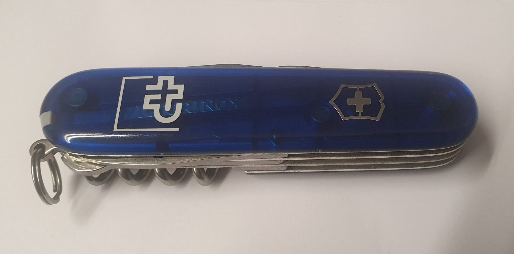 Victorinox Coltelli tascabile: 3 Victorinox Sackmesser mit Logo – Nuovo (secondo la descrizione) da Härkingen venduto da MarianneSi