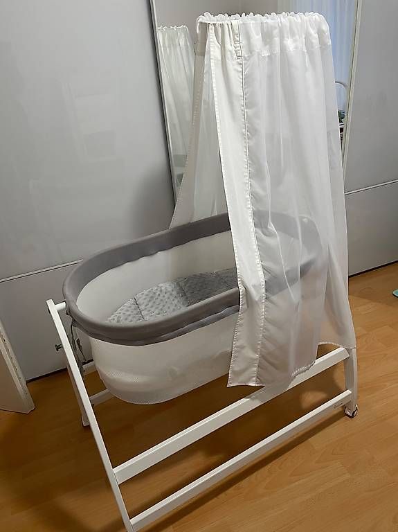Culle: Baby-Wiege mit Schaukelfunktion – Usato da Goldach venduto da z0rr0