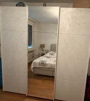 Kleiderschrank