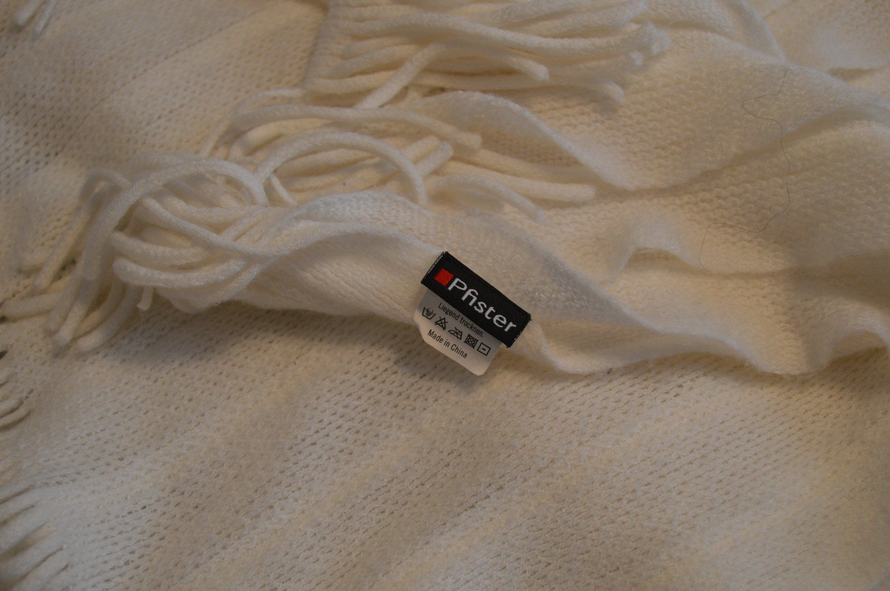 Pfister Coperte: Scialle/Coperta – Usato da Brione s. Minusio venduto da clk_8kjj 2
