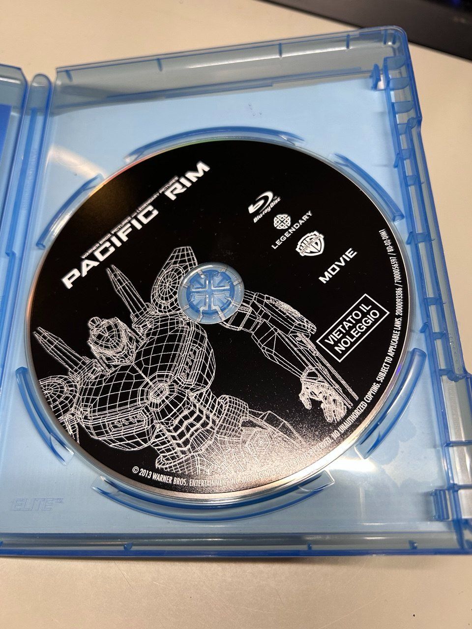 Tutti i DVDs: Blu-ray "Pacific Rim" del 2013 – Usato da Giubiasco venduto da LorisVale 2