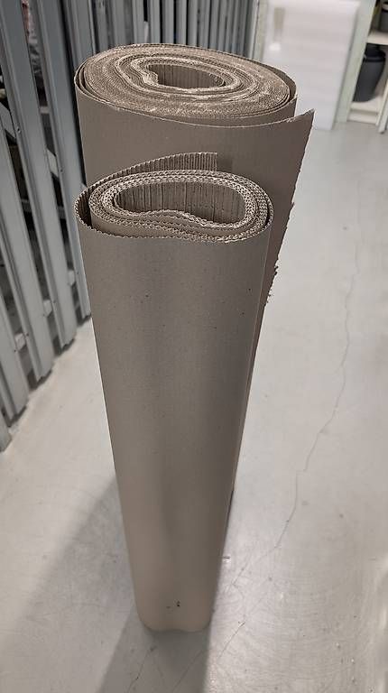 Carta: Rollenwellpappe 100 cm x ca. 3000 cm,  – Usato da Basel venduto da cicero011