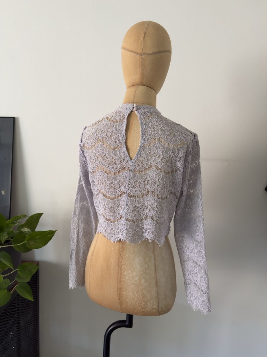 Vila Top: VILA Spitzen Crop Top Flieder Langarm Gr. M Elegant – Usato da Lugano venduto da rebecca.wardrobe 7