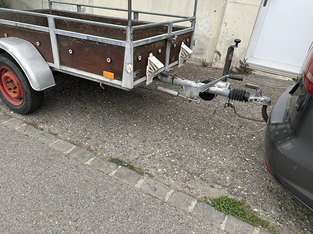 Rimorchi: Remorque révisée, roues et système de freinage – Usato da Renens venduto da fre_25x2 2