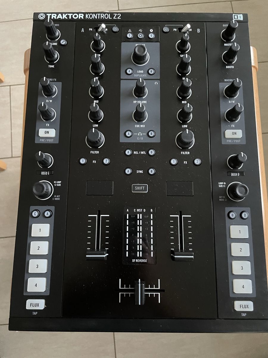 Native Instruments Traktor Kontrol Z2 (Digitalmixer) (Gebraucht) in ...
