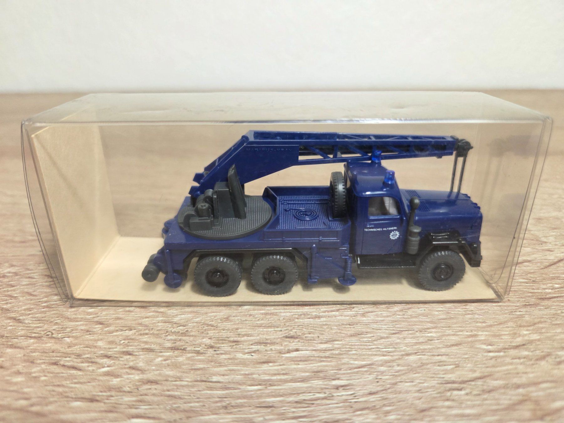 Wiking Modellini d'auto: Wiking 24694 H0 – Nuovo e nell'imballaggio originale da St-Aubin-Sauges venduto da Lo_Go