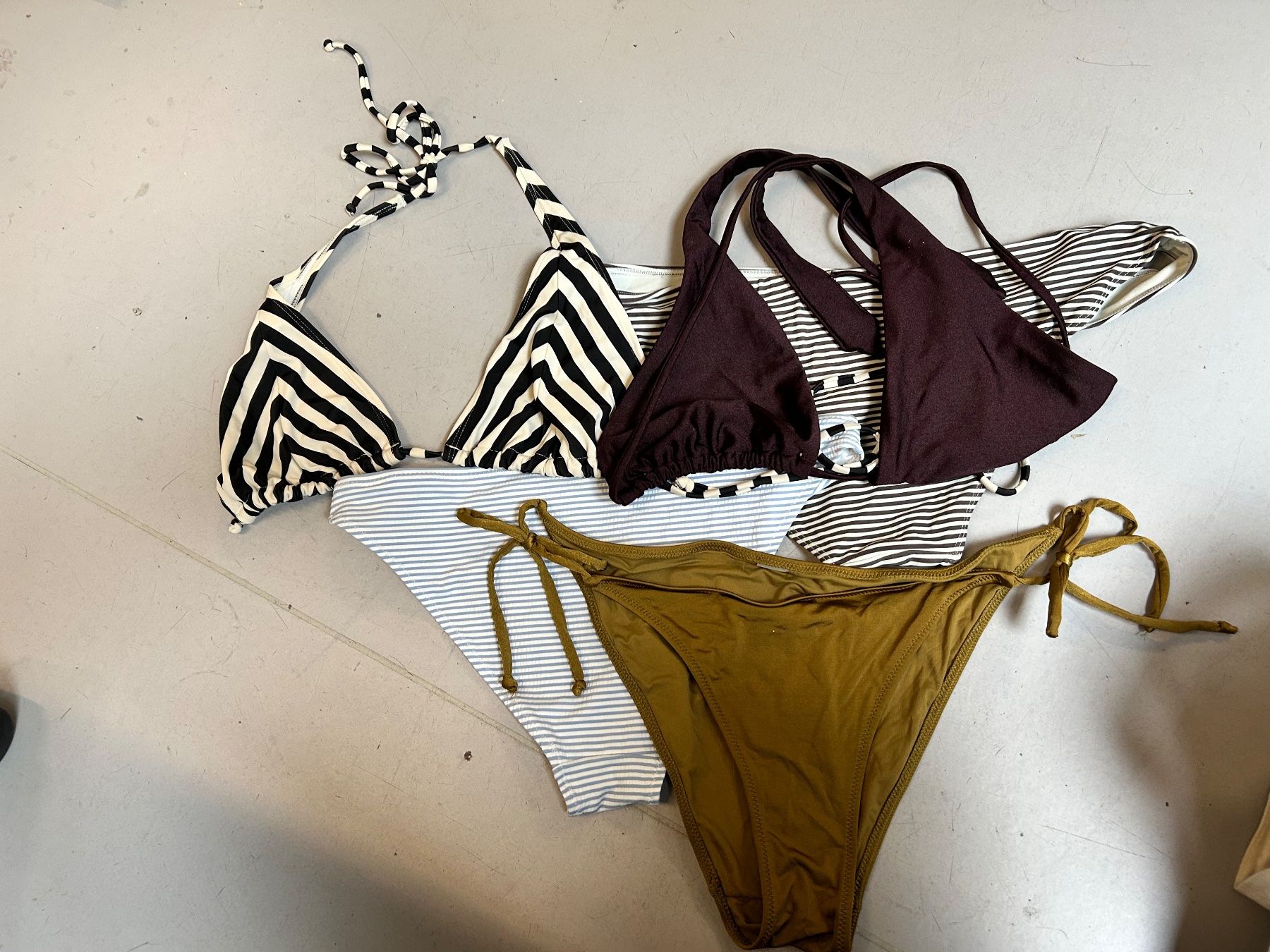 Kleiderpakete: diverse Bikini – Gebraucht aus Zürich von leo_m7wh