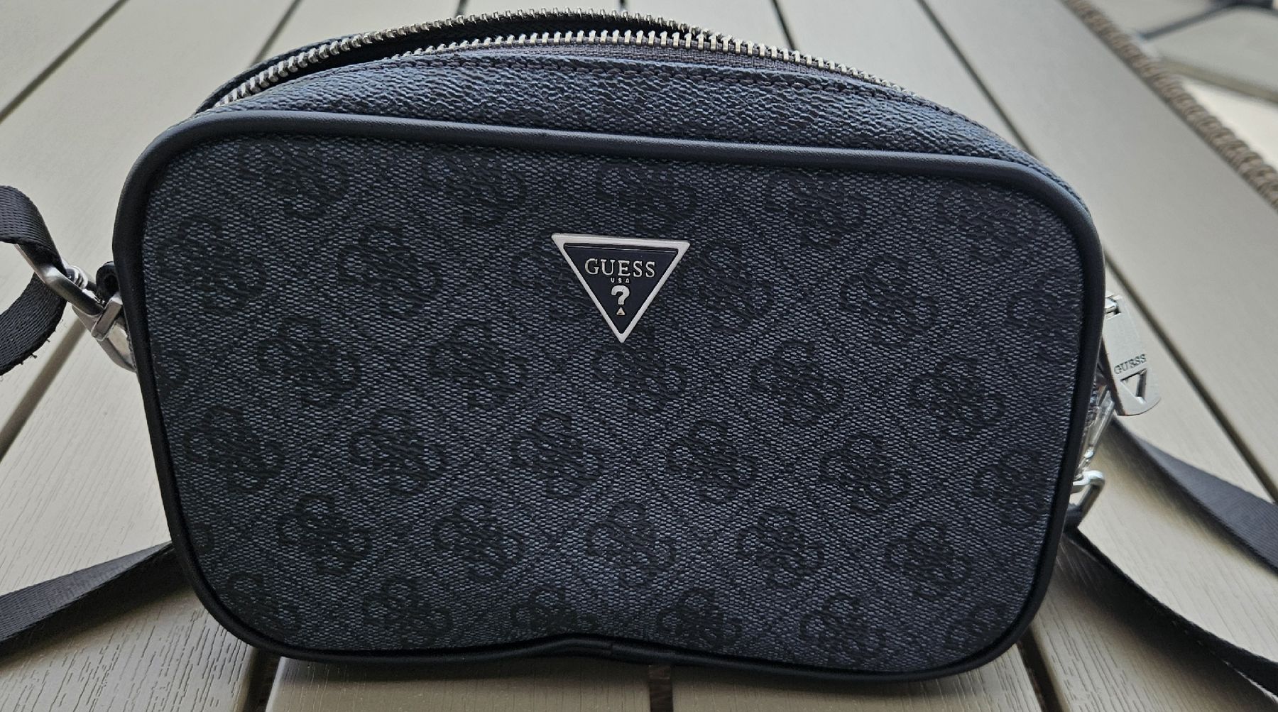 Guess Borse: MILANO CAMERA BAG S - black – Nuovo (secondo la descrizione) da Bülach venduto da Qli_s9fg