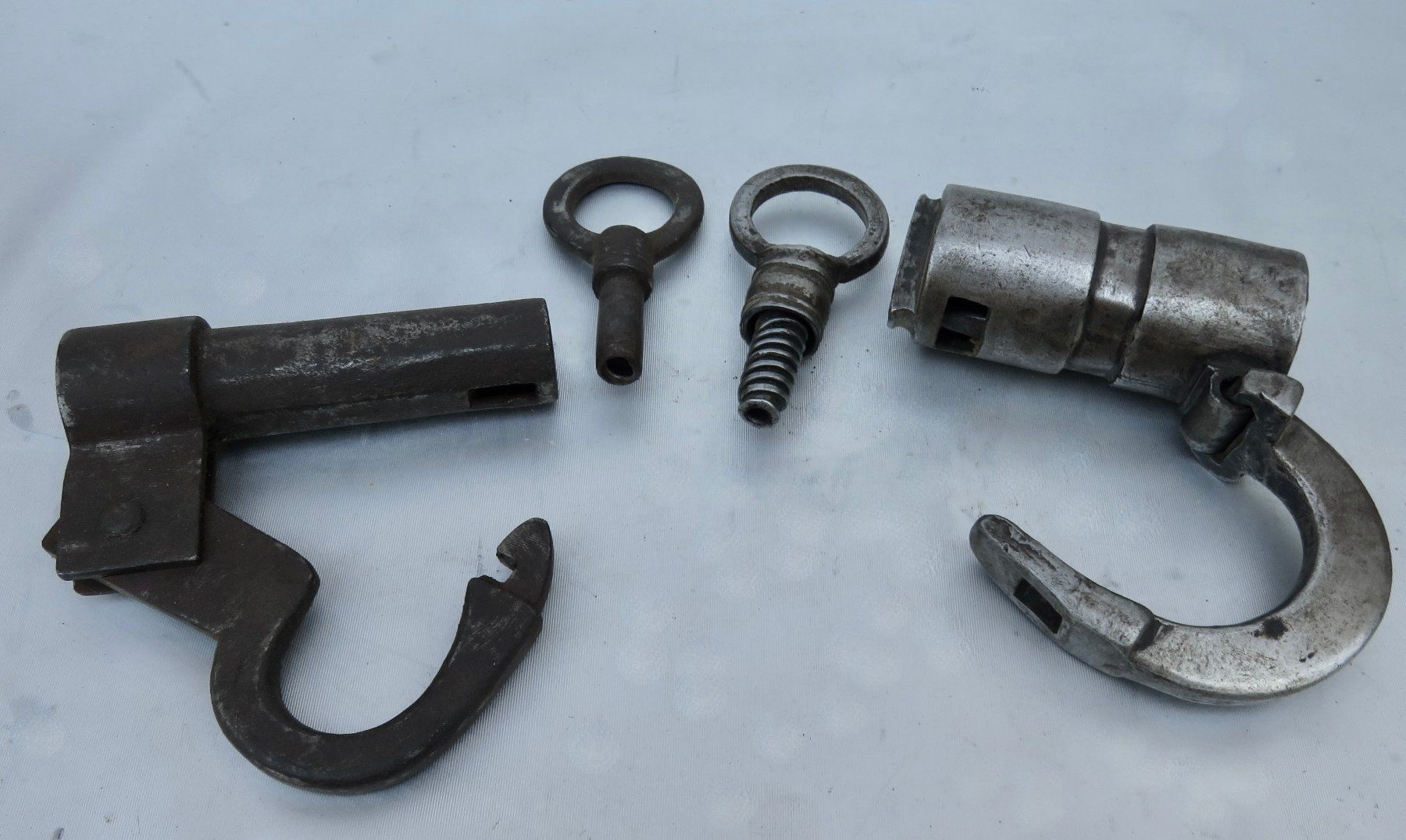 Cadenas: 2 ANTIKE VORHÄNGESCHLÖSSER – D'occasion à BERN par erassmusvonrotterdam 1