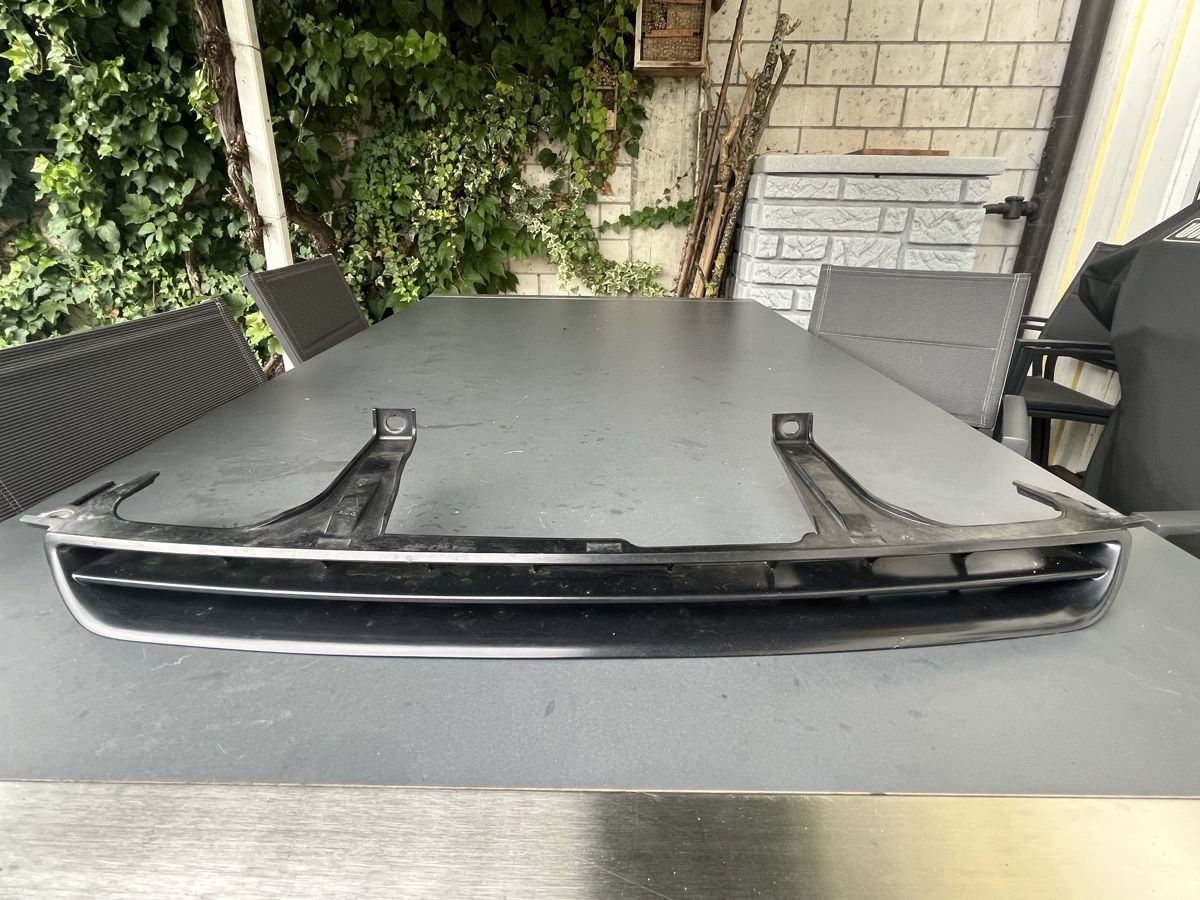 Tutti pezzi di ricambio auto: Honda Prelude Grill – Usato da Wallisellen venduto da Mindx8