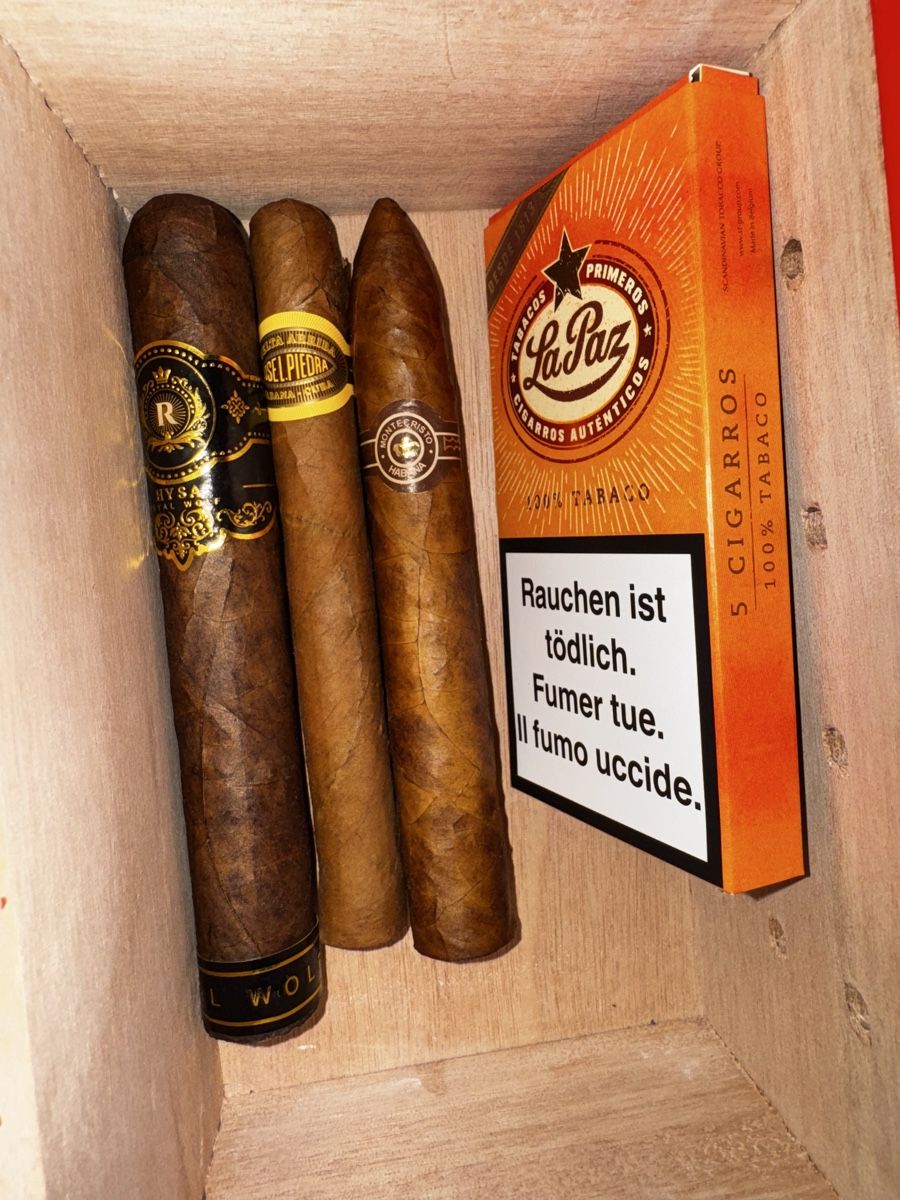 Humidor per sigari: Humidor Kiste mit Zigarren Kutter & Feuerzeug – Usato da Seuzach venduto da Wolf936 7
