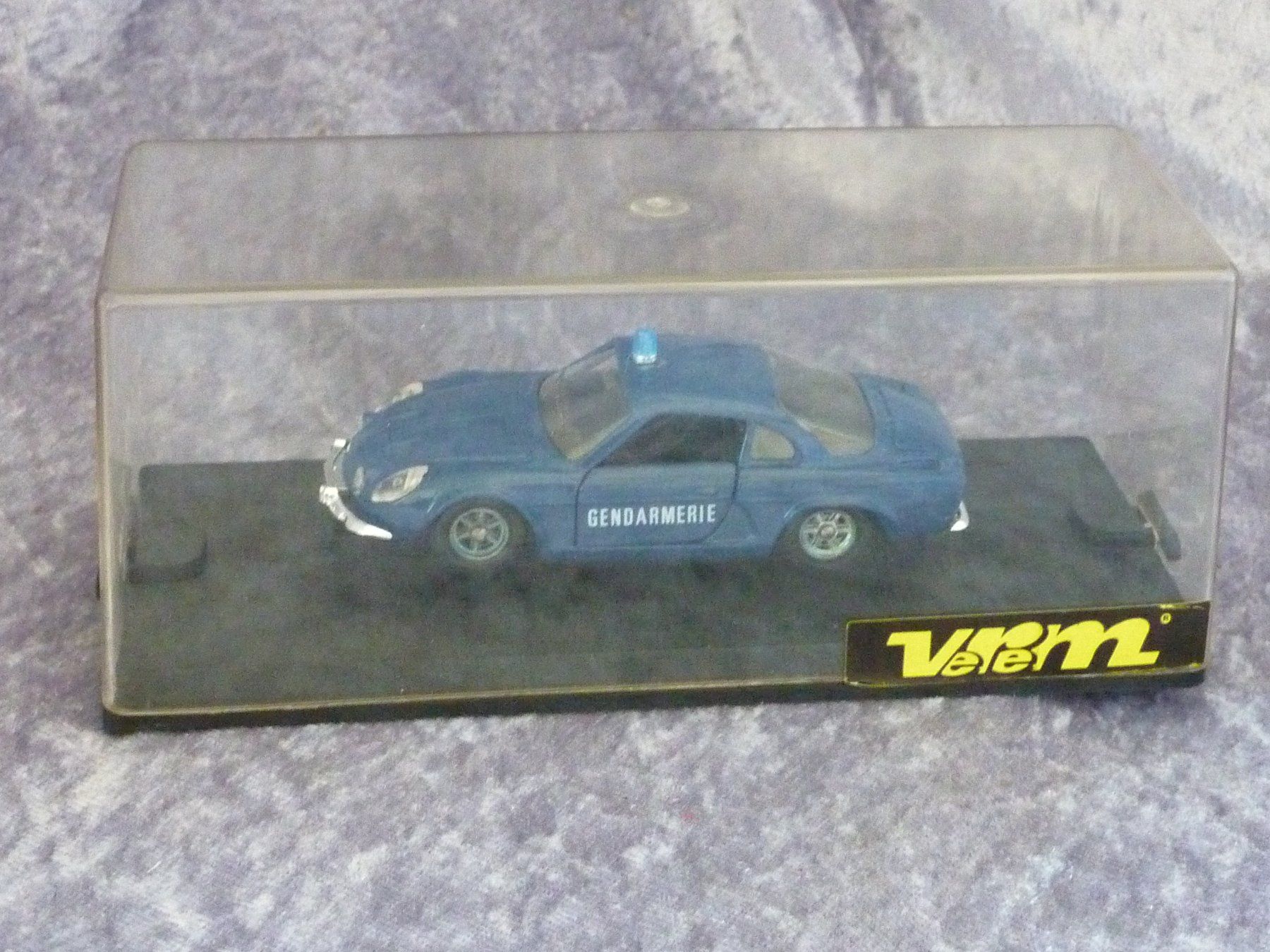 Alpine Modellini d'auto: Alpine A110 Gendarmerie 1:43 – Nuovo (secondo la descrizione) da Dürrenäsch venduto da modellautos4you 1