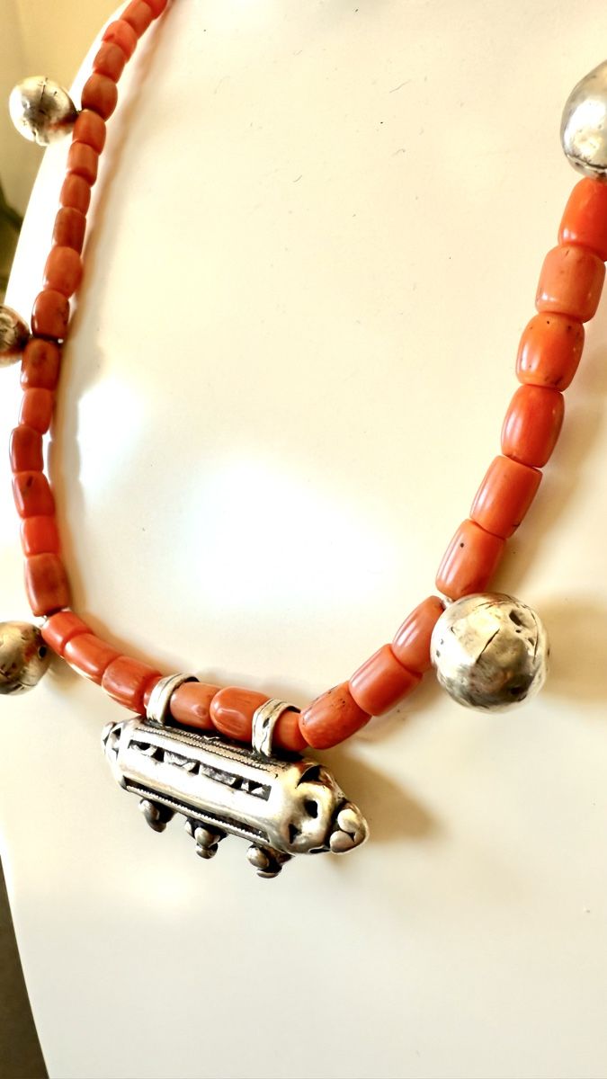 Catenine: Collier Berber corail naturel ancien Rare – Usato da Nyon venduto da stylevintage79 2