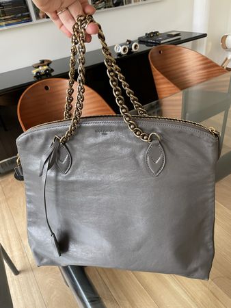 Louis Vuitton show collection limited edition Lock me
