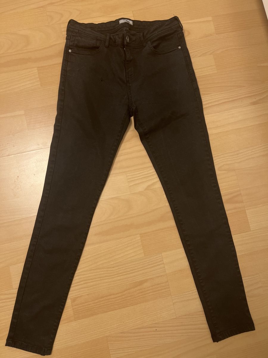 Pantaloni: Schwarze Hose Damen Gr. 40 – Usato da Thun venduto da Golden-Gate