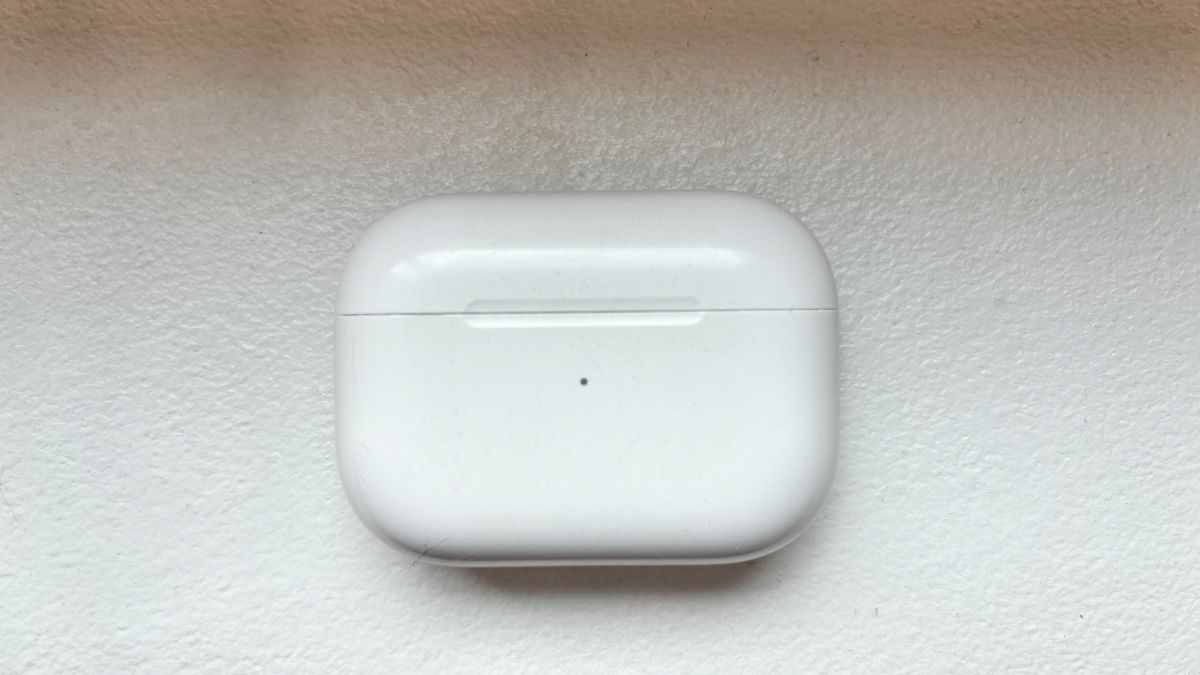 Apple Cuffie: AirPods Pro (2. Gen.) Ladecase, A2698 – Usato da Binn venduto da enea_h
