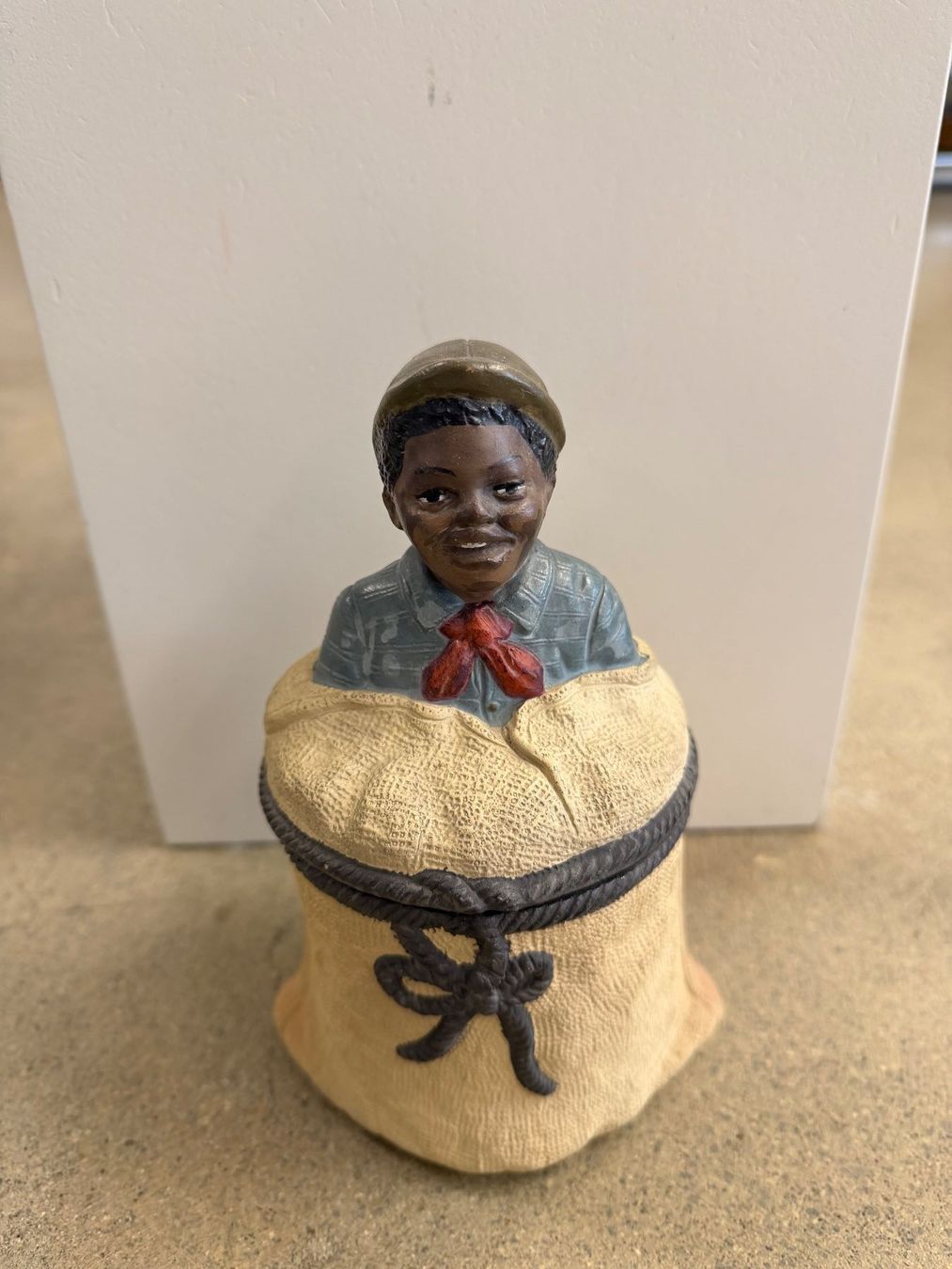 Figurines: Figur in einem Sackgefäss – D'occasion à Gümligen par Brocki-Reimal-Stift