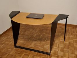 Vintage Design Tisch im Stil der 1970er Jahre