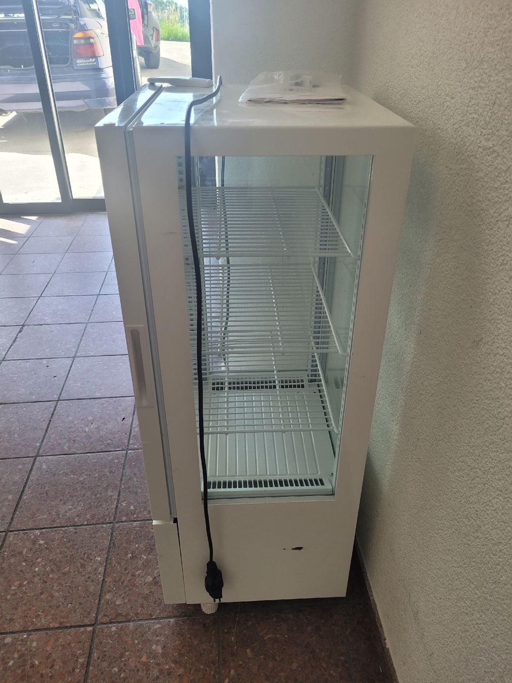 Frigoriferi: Vitrine refrigéré defectueux – Difettoso da Dompierre FR venduto da audrey011113 1